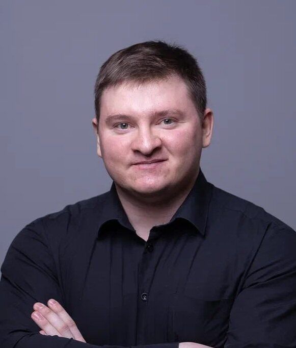 Илья Копаничук